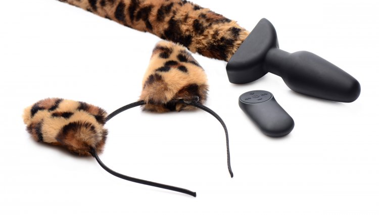 Xr Brands Waggerz Moving and Vibrating Leopord Tail and Ears - анальна пробка з хвостом, 10.2х3.8 см (леопардовий)